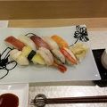 外に行かなくても、お寿司のコースが食べられる。こじんまりした温泉ホテル。