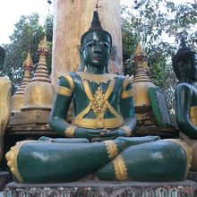 本堂の仏像を見逃して残念