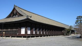 圧巻の千手観音像さま。