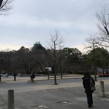 ロードトレインが乗車待ち