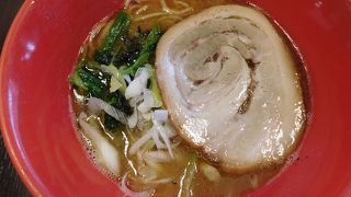 広くないパーキングエリアですが、ラーメンが美味しいです。