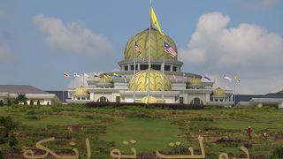 KL-HOP-ON HOP-OFFバスで行けます