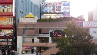仙台駅前にある異色なショッピングビル