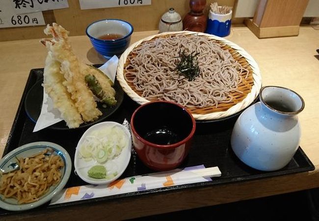 鶴岡八幡宮近く