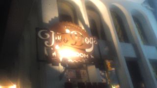 スタイリッシュで、ピザもおいしい！いいですね！