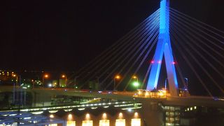 青森駅からも見える、ライトアップがキレイな橋!