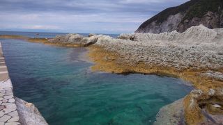 日本にもこんな素晴らしい海があったのか!と驚くクリアな風景。