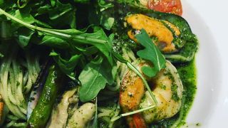 パンが食べ放題でロコに人気&#8252;&#65038;