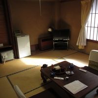 客室はちょっと古め。一応部屋内にトイレはある