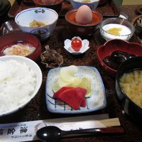 「ヘルシープラン」の朝食。田舎みそとカブの漬け物がおいしい