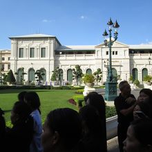 王宮 (プラボロマ マハー ラーチャワン)