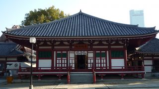 三重県国束寺の本堂を移築したものです