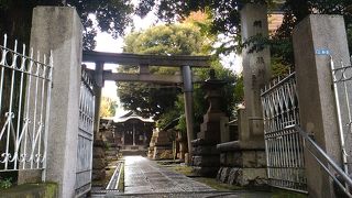 もともとは、地元名主の庭内社でした。