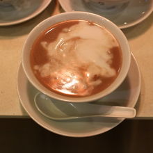 デザートはお汁粉、セットメニューと合わせて262.5B