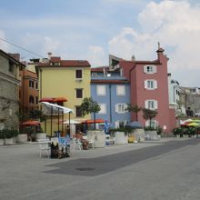 通りの外れです