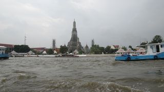 チャオプラヤ川 渡し船 (ワットアルン)