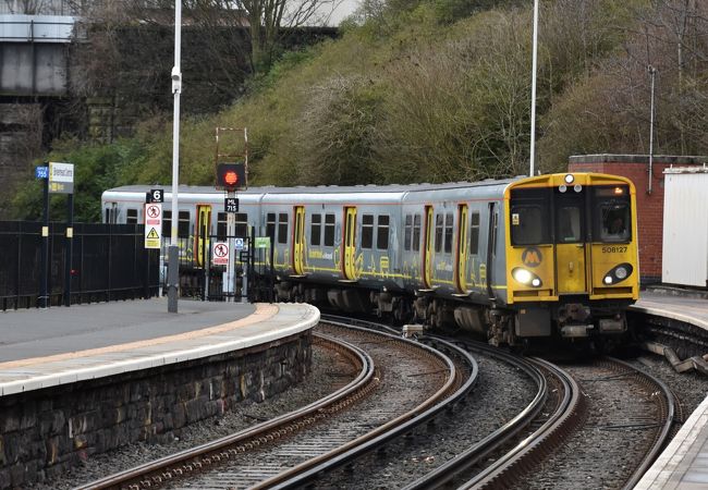 2017年6月17日までチェスター方面のWirral lineがトンネル工事のためリバプール中心部で運休中。途中まで代行バスとなります。