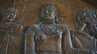 紀の川市出身の彫刻家、保田龍門の作