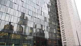 駅直結の複合ビル