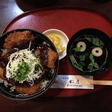 三河ポーク丼・９００円