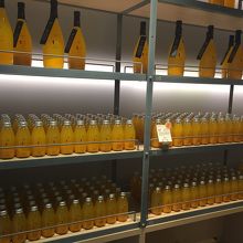 オレンジジュースがたくさん