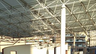 アーケード途中にある公園