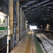 五色温泉への最寄り駅です。無人駅なので大雪の際は列車の運行状況に注意です！イタズラ防止のため、トイレが一定期間使用中止です。