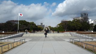 とても静かで平和的