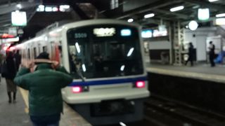 なんばから和泉中央まで走っています