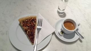 美術館のカフェ「マウリッツハイスブラッセリー」