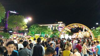 賑っていました