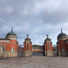 西門（旧正門）　重要文化財　素敵！