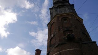 城壁の一部を時計台として再利用