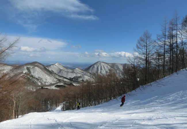 仙台市泉区にある本格的なスキー場。太平洋を見下ろす気分爽快のスキー場です。