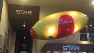 巨大オムレツの看板