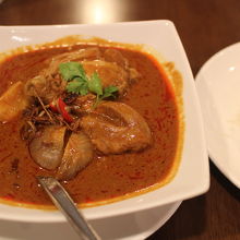 マッサマンカレーとライス、カレーは食べやすかった