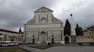 芝生がきれいな広場