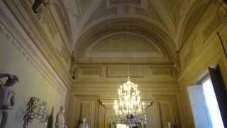 ラファエロの聖母子像など