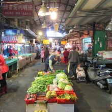 景新街違法菜市場