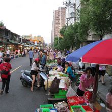 和平黄昏市場　和平路上