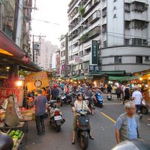和平黄昏市場　和平路上