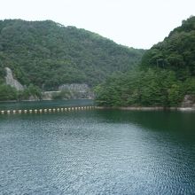 ダム湖（銀山湖）