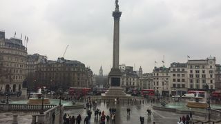 人が集う素敵な広場