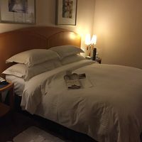 キングサイズベッドはふかふかで快適