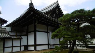 渡り廊下を通って