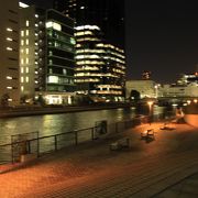 高浜運河沿いの遊歩道