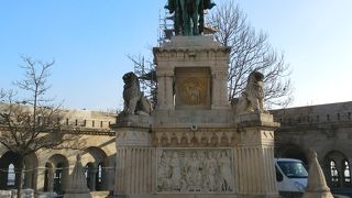 待ち合わせにも最適なシンボル的存在