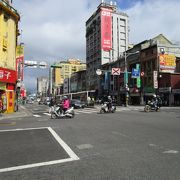 重慶北路 　　迪化街の東にある大通り