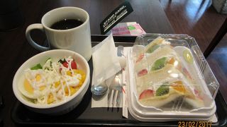 パンが美味しい店で喫茶コーナーもある。