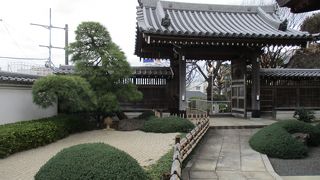 国道15号線沿いに・浦島太郎伝説が残る場所に建つ寺・